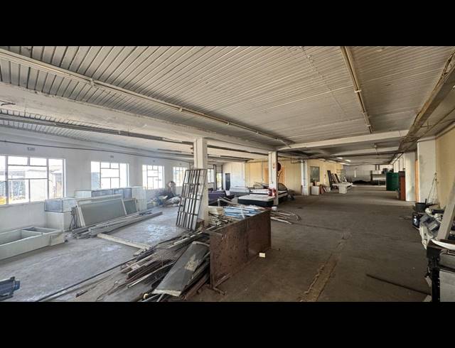 1,178M² WAREHOUSE TO LET IN WYNBERG
